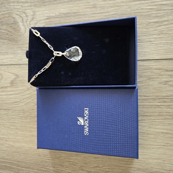 Swarovski Silver Pendant Necklace - Picture 2 of 5